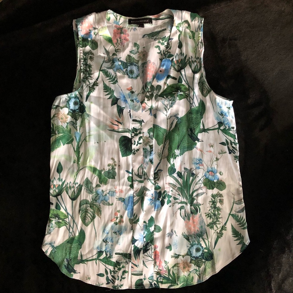 Banana Republic Satin Blouse 🤍